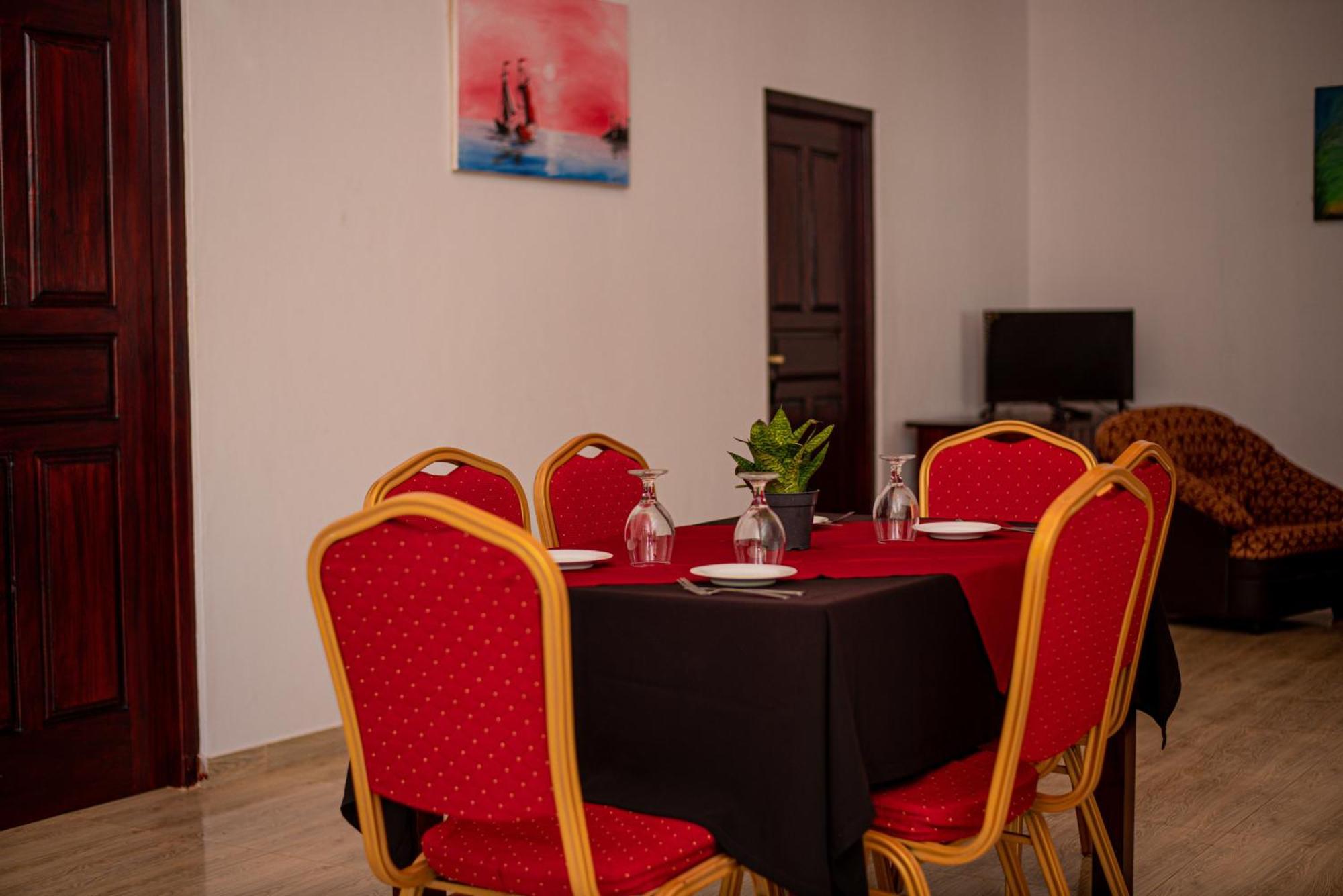 Sundowners Guesthouse Hikkaduwa Room photo